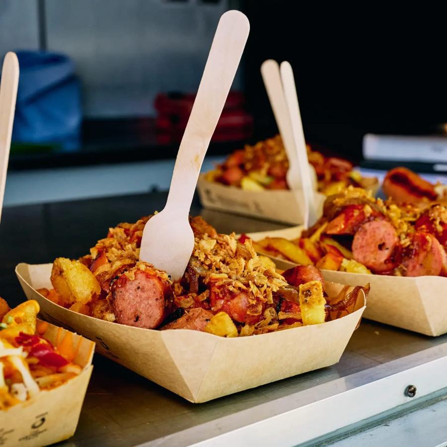 Currywurst trays lined up
